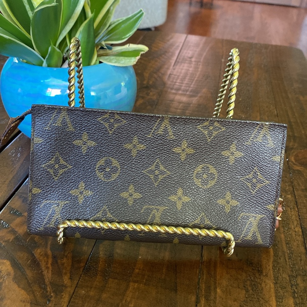 Louis Vuitton Vintage Pouchette